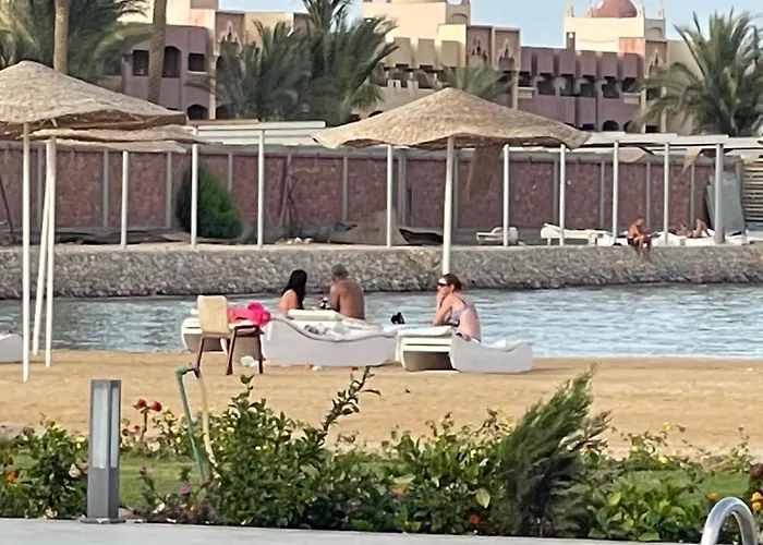 السعادة Hurghada